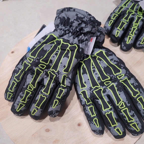 2 Pair Thinsulate 3M Insulation Childrens Winter Gloves Size 4-7 Glow Hand Bones - Picture 2 of 12